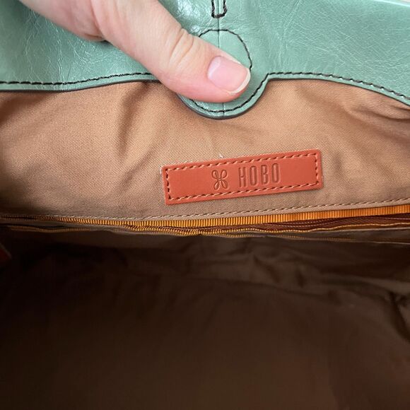 Hobo SENECA Shoulder Bag Jade Green EUC Genuine Leather Tote Patent Leather Gold - Picture 9 of 10